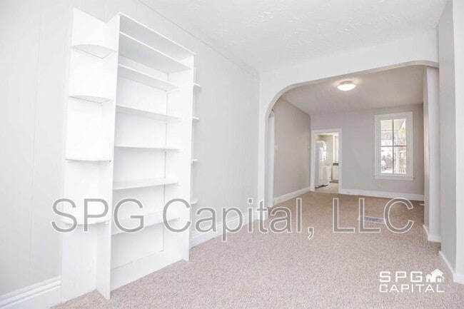 Photo - 653 W College Ave