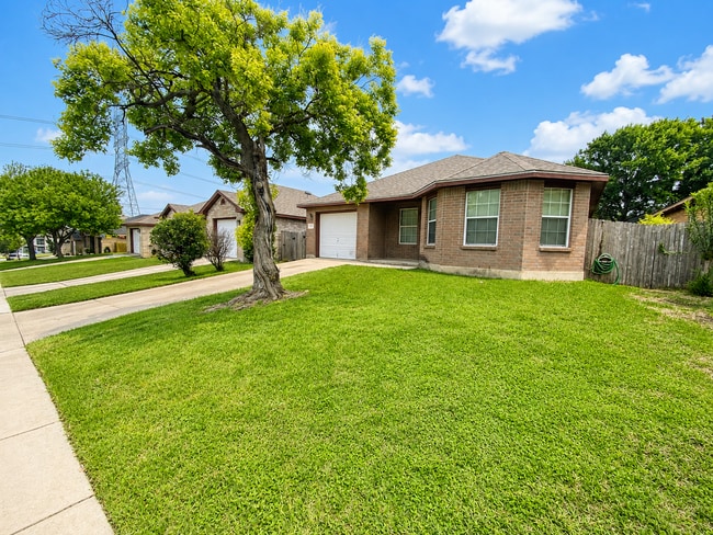 Photo - 3 Bedroom/2 Bath Shaenfield Pl Subdivision