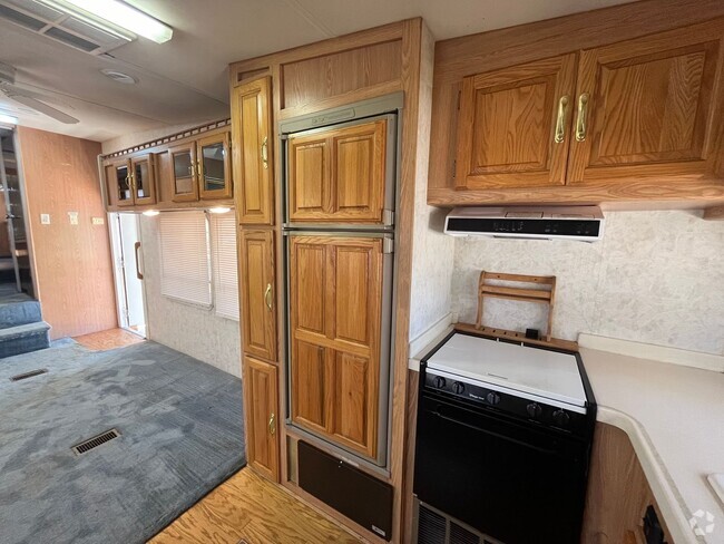 Building Photo - One Bedroom Trailer in Deer Valley - All u... Rental