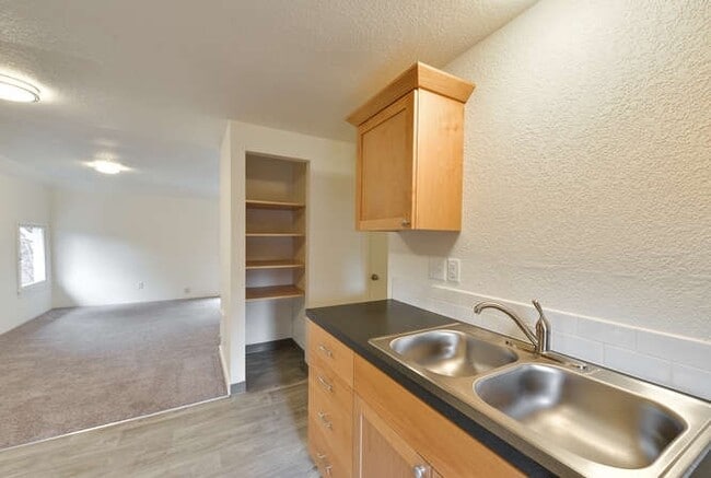 Photo - 624NW Unit Upper