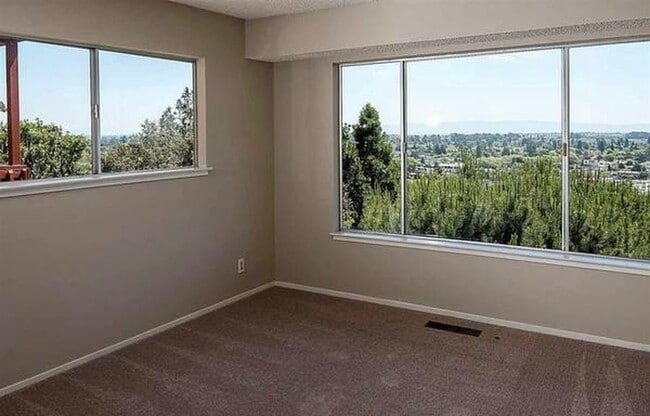 Building Photo - 3010 Broadmoor View Rental