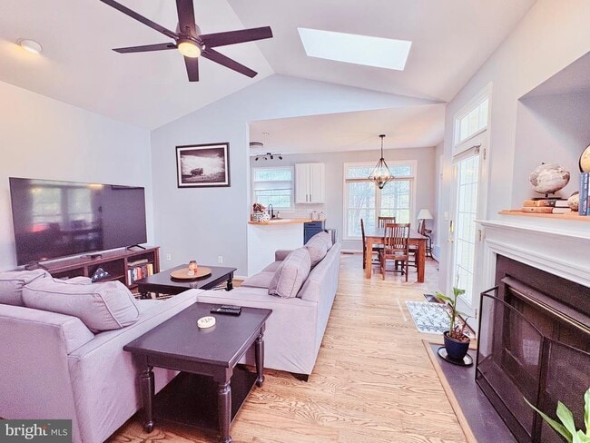 Photo - 3910 Lynnhaven Ln