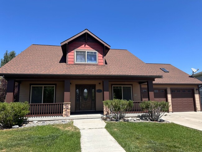 Building Photo - Gorgeous 3 Bedroom Home in Elk Grove Commu...