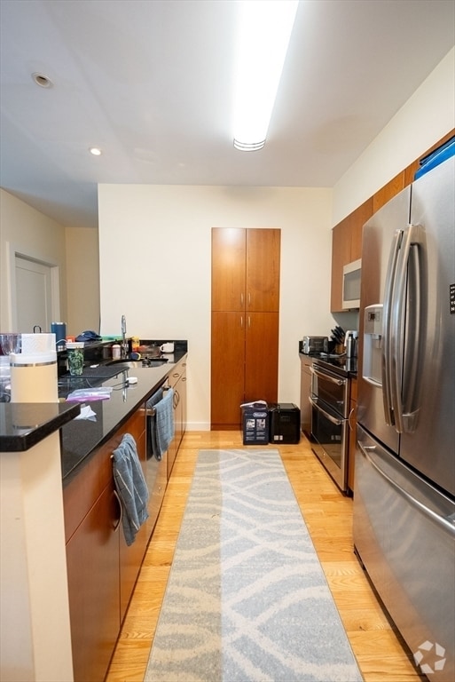 Building Photo - 18 Manor St Unit 2 Rental