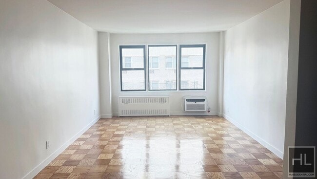 Photo - EAST 36 STREET Unidad 11H