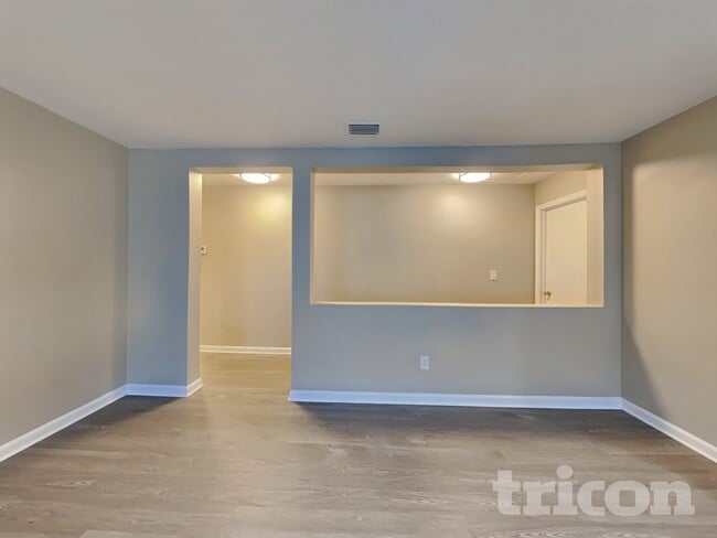 Photo - 127 Straw Pond Way