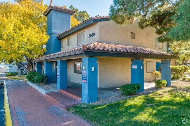 Leasing Office - Ridge on Charleston