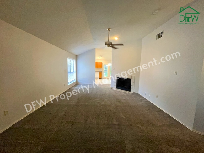 Photo - Cute 2 Bedroom, 1 Bath, Half-Duplex Home for Lease in Bedford