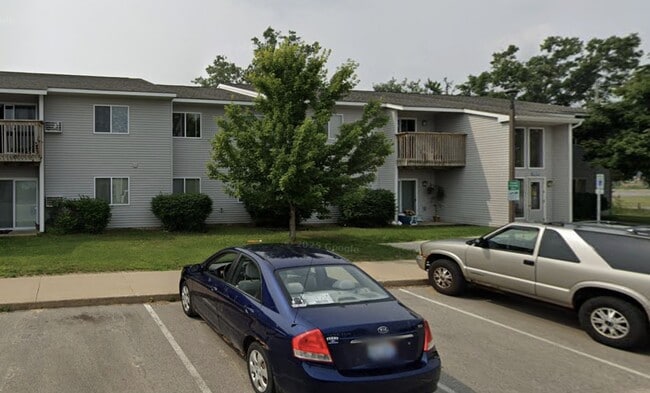 Photo - 595 Meadows Dr