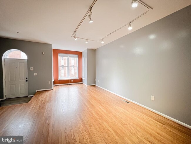 Photo - 617 U St NW