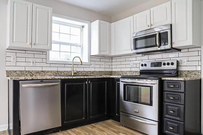 Photo - 105 Fairview Lake Way