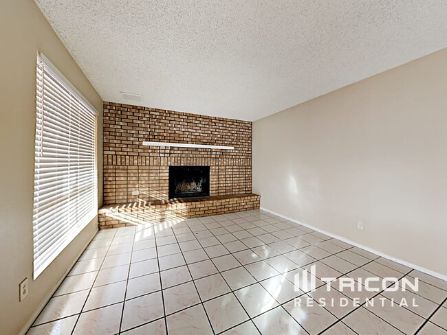 Photo - 3032 N 79th Ln