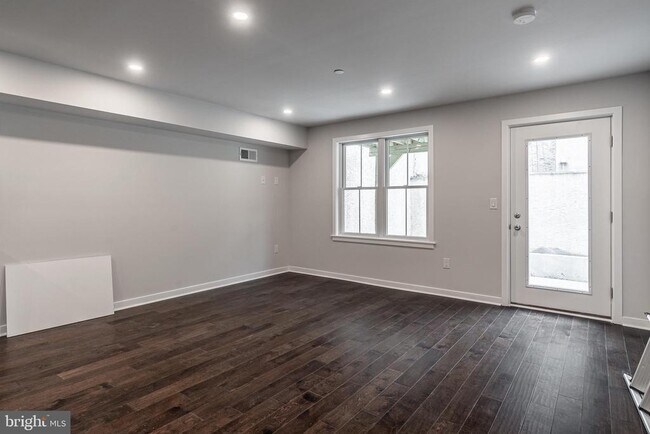 Photo - 754 S 8th St