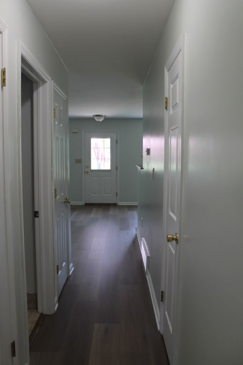 Hallway to front door - 553 Gordon Rd Unit 553
