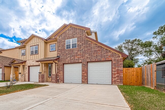 Photo - 5530 Hirondel Unit B