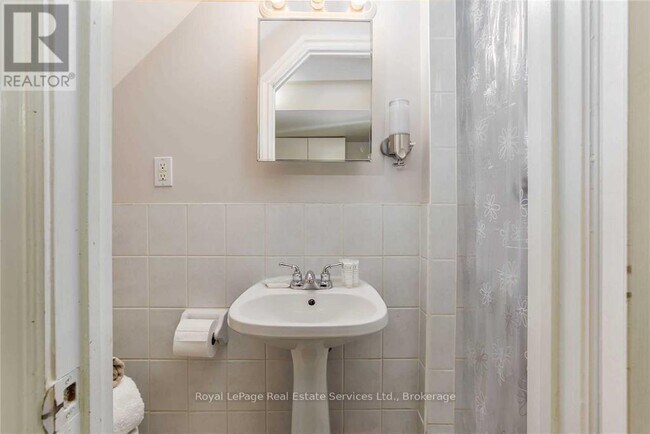 Photo - 148 Major St