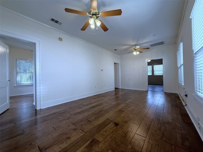 Photo - 1011 Nadine St