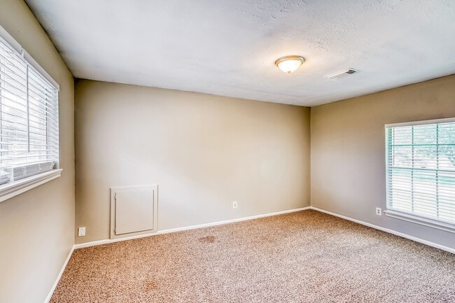 Photo - 25115 Burrard St
