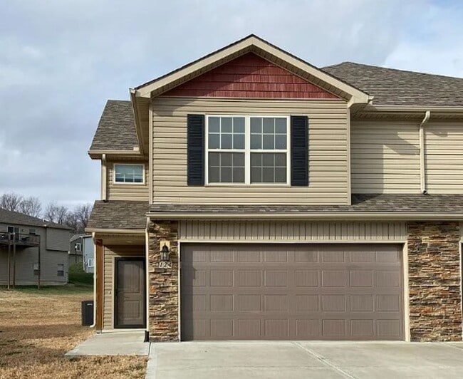 Building Photo - 3BR/2.5BA Home w/ Cul-De-Sac Lot in Platte City