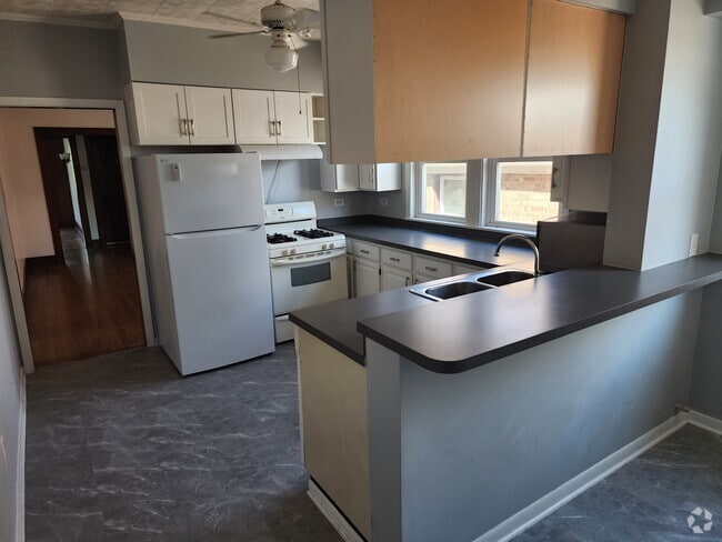 Building Photo - 5920 N Virginia Ave Unit 2 Rental