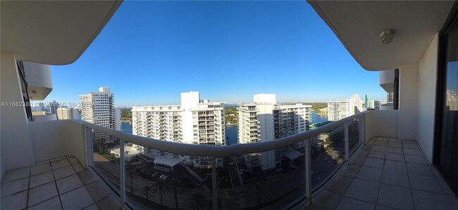 Photo - 5757 Collins Ave Apartamento Unidad 1902