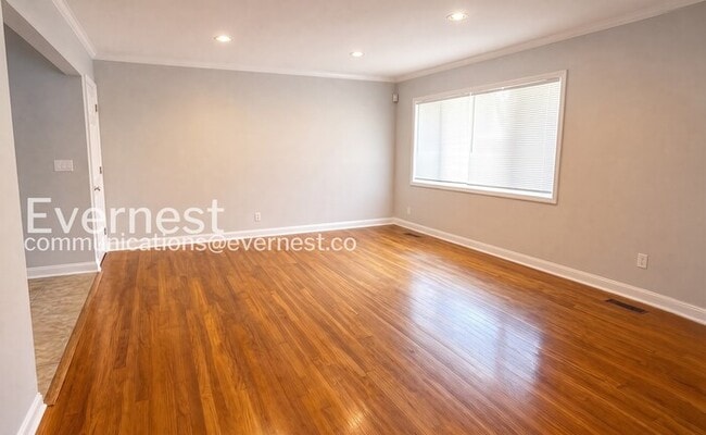 Photo - 2 Bed/1 Bath Home with Garage / Available Soon!