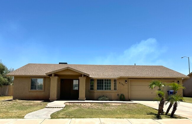Building Photo - 2723 S 31st Dr Rental
