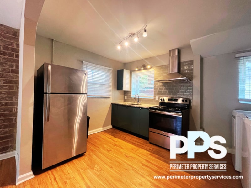 Photo - 221 Lampkin Street NE