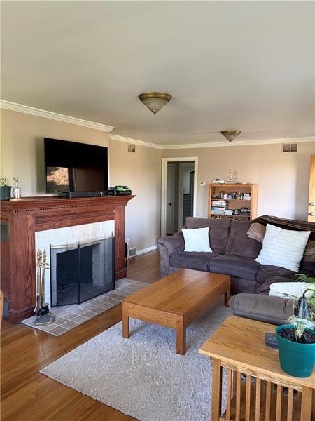Photo - 359 Dorseyville Rd