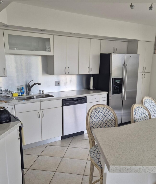 Building Photo - 15645 Collins Ave Unit 601 Rental