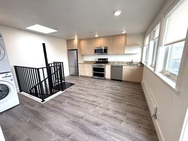 4326 Irving St Unit 305