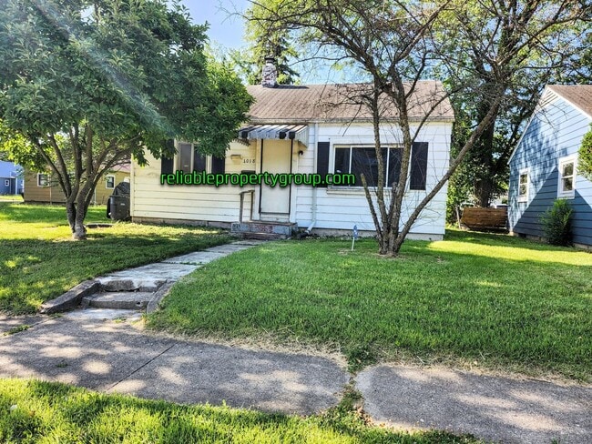 Building Photo - New Listing in Fort Wayne