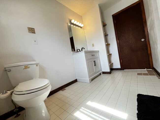 Photo - 108 Ruden St