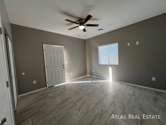 Photo - 51 W Lester St