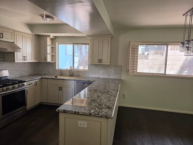 Photo - 4734 Laurelgrove Ave