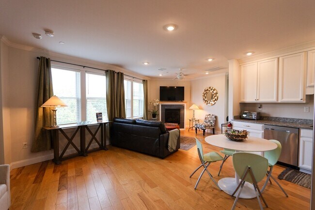 Photo - 1008 Tremont St Unidad 9