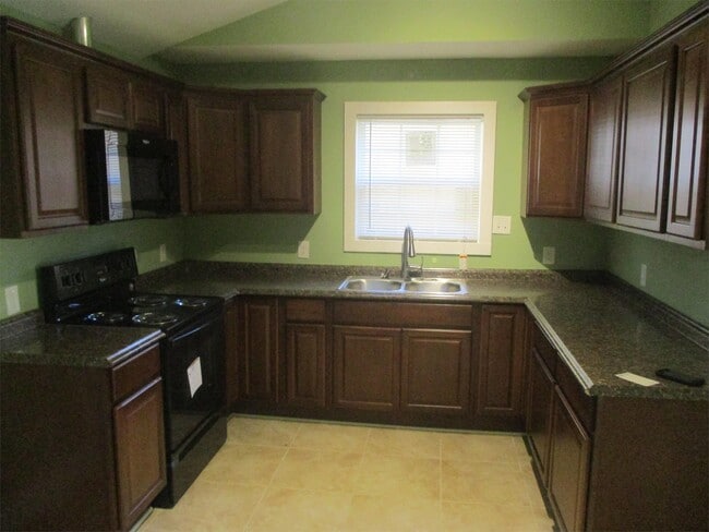 Photo - 1725 Longleaf Dr