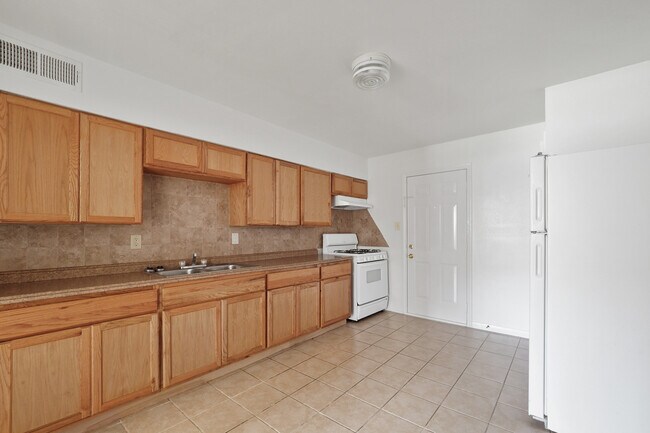 Photo - La Paloma Village Apartments