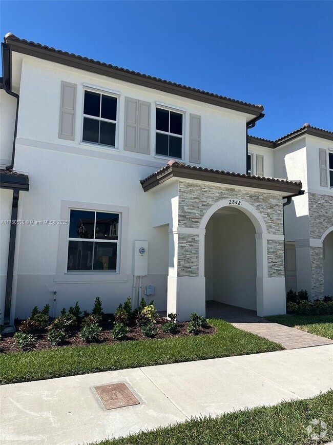 Building Photo - $2,450 2848 SE 26 Ter Rental