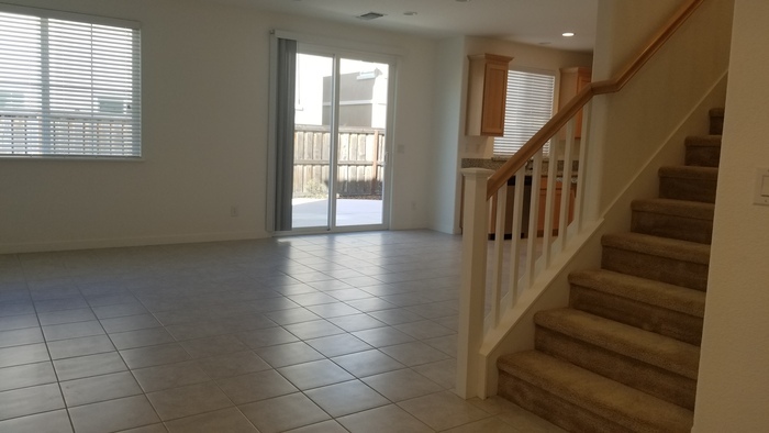 Beautiful New Home For Rent in Roseville! - Beautiful New Home For Rent in Roseville!