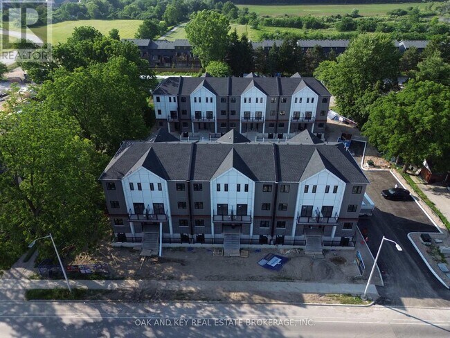 Photo - 1208 Fanshawe Park Rd E