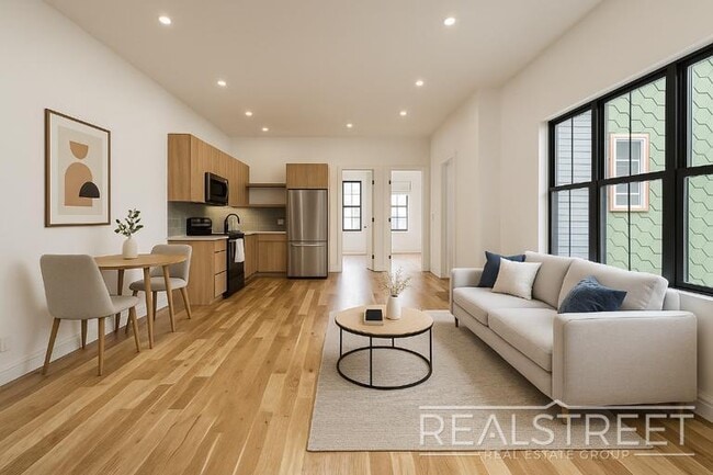 Building Photo - Stunning & Spacious Brand New 4 Bed 3 Bath... Rental