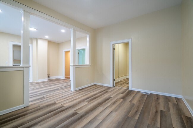 Building Photo - 86 Hawley St Unit 2 Lower Rear Rental
