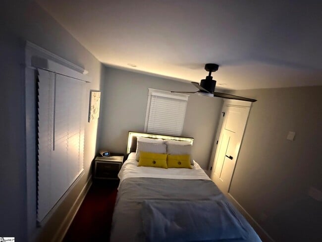 Photo - 113 Prancer Ave