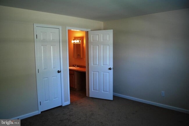 Photo - 306 Oakwood Ave