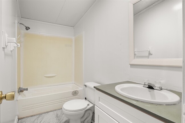 Photo - 811 De Lorean Ct