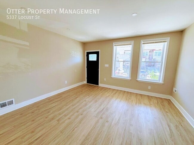 Photo - 5337 Locust St