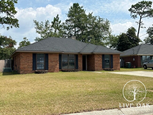 Photo - MOVE IN SPECIAL: $500 OFF 1ST MONTH'S RENT!**
