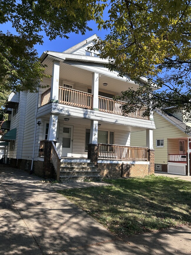 Building Photo - 10806 Bernard Ave Unit Upper