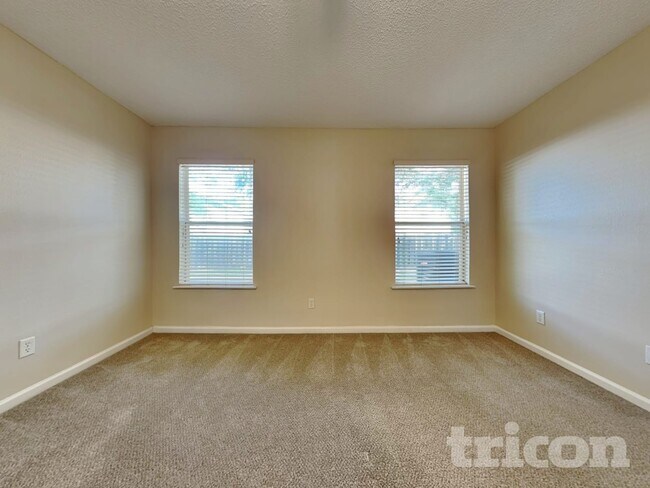 Photo - 7134 Beekman Lake Dr